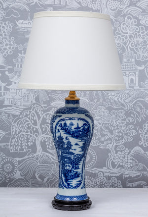 A charming miniature blue and white Chinese porcelain table lamp, with ivory silk shade