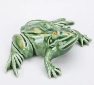 A green glazed frog, by Bordallo Pinheiro, Portugal